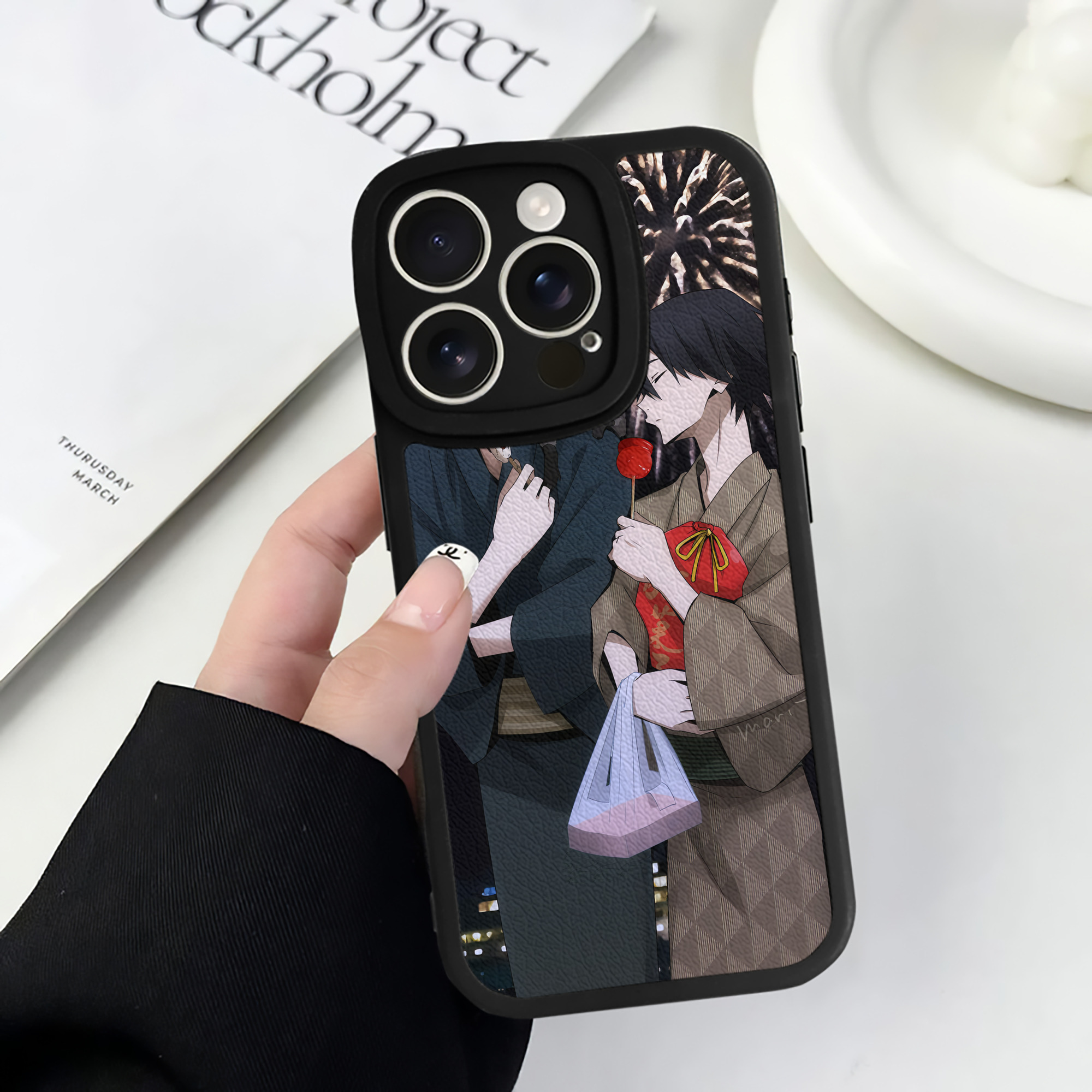（画像用） 文豪ストレイドッグス Bungo Stray Dogs 【iPhone 16シリーズ対応】シリコンスマホケース（レザー調） 材質：シリコン